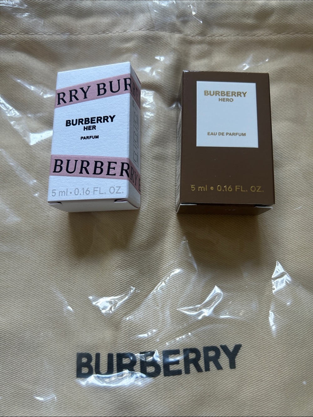 Burberry Beige Canvas Toiletry Pouch with Logo HER 5ml HERO 5ml NWT mini perfum - Picture 2 of 5